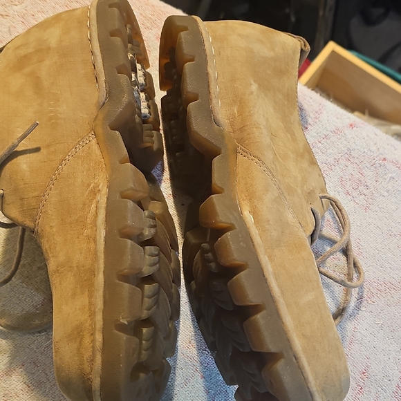 Cole Haan Tan Chukka Boots - Picture 4 of 6